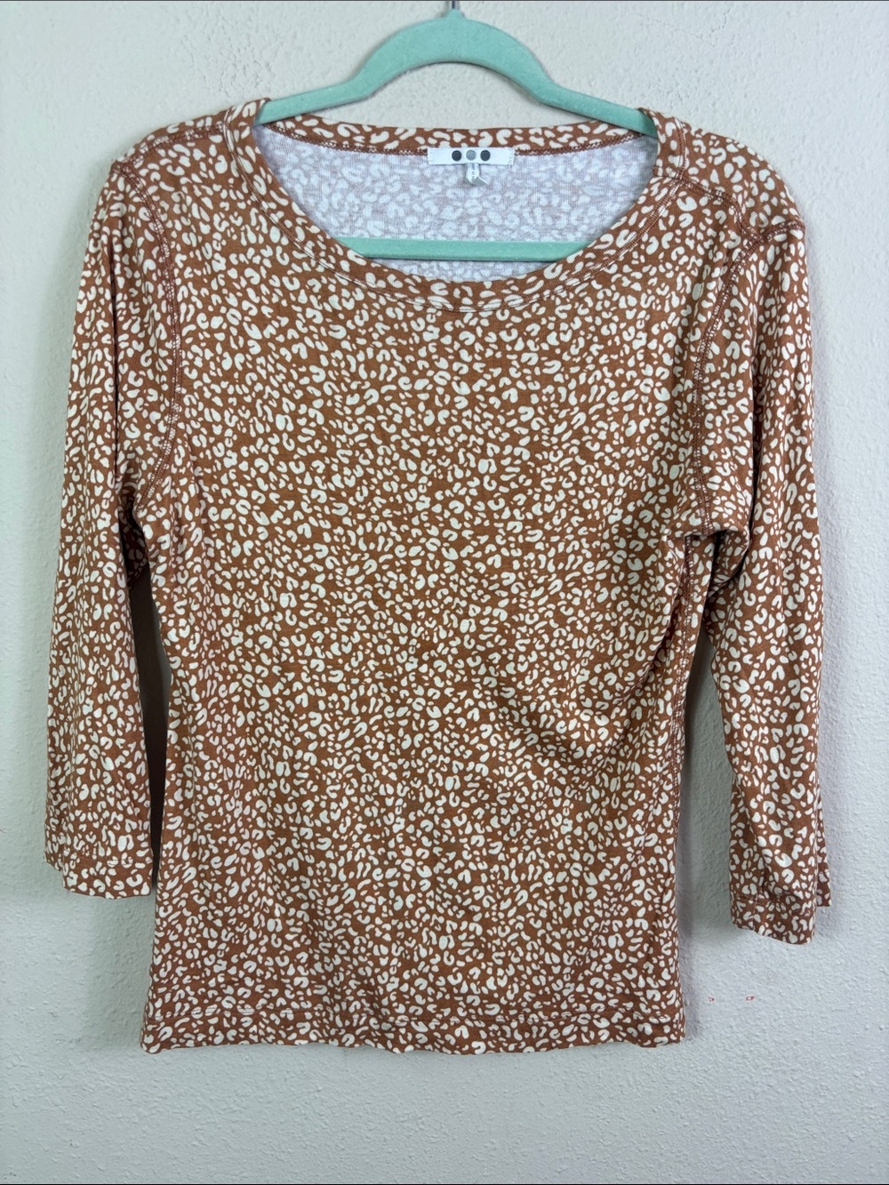 Three Dots Beige White Leopard Cheetah Animal Print 3/4 sleeves Top size XL